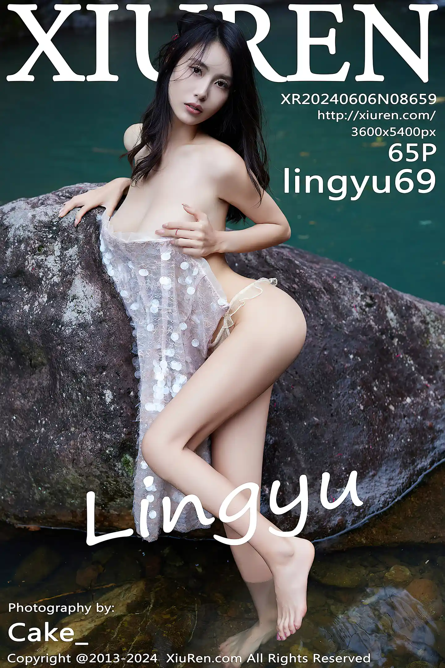 [XiuRen秀人网]No.8659_模特Lingyu69小溪场景性感珍珠白连衣短裙秀丰腴身材诱惑写真65P-秀人网 - XiuRen.Space